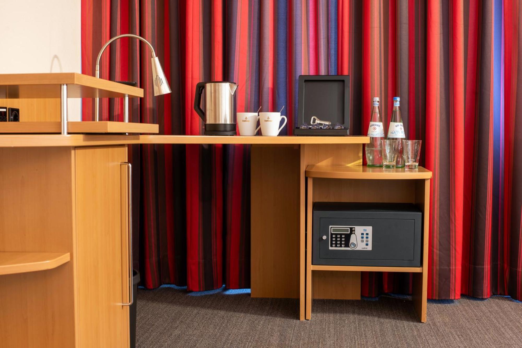Best Western Conference Airporthotel Frankfurt Moerfelden Exterior photo
