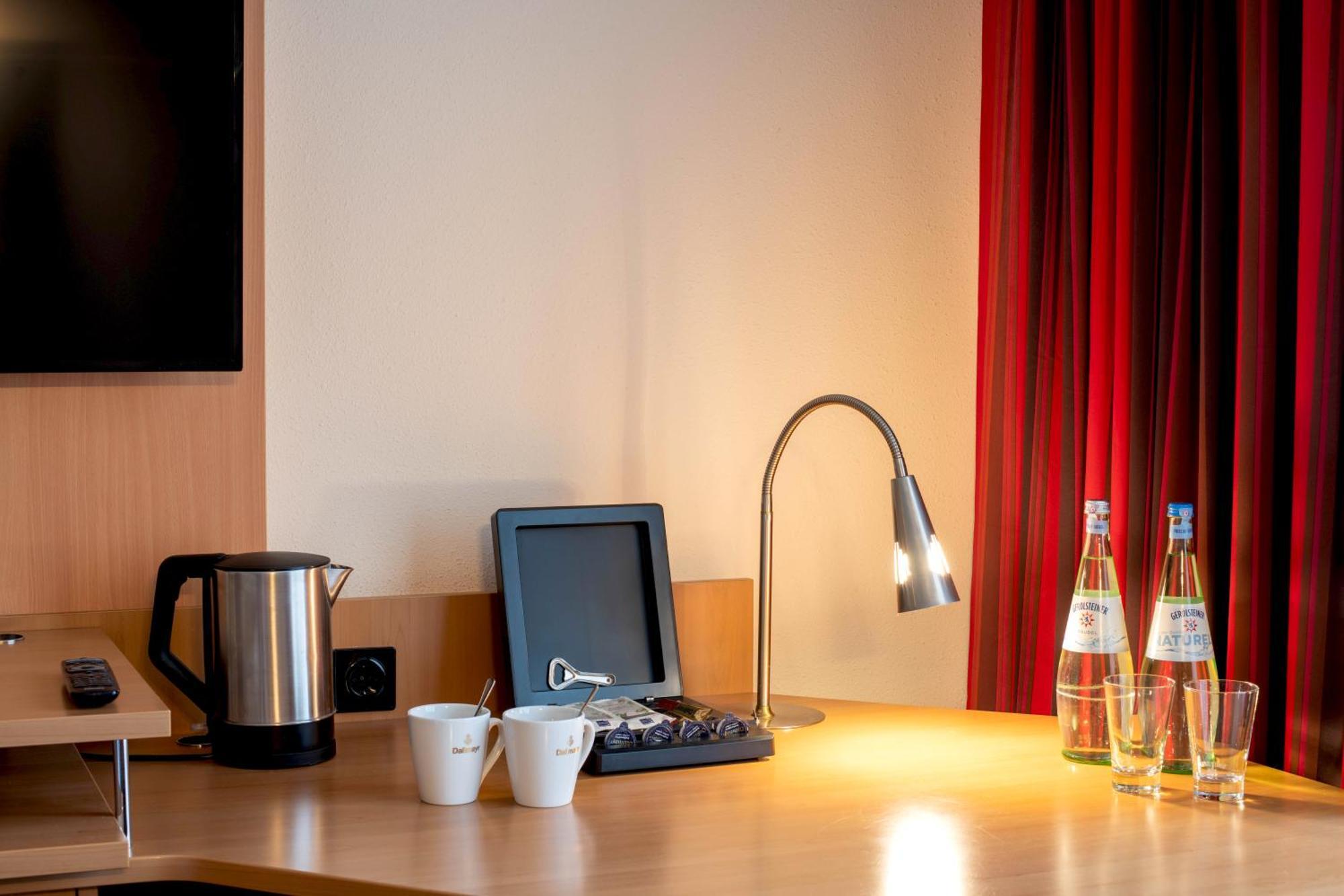 Best Western Conference Airporthotel Frankfurt Moerfelden Exterior photo
